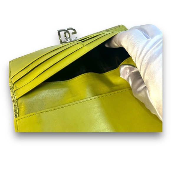 DOLCE & GABBANA🎈SALE Lime Green Genuine Reptile Wallet Silver Tone Logo Closure - Picture 15 of 17